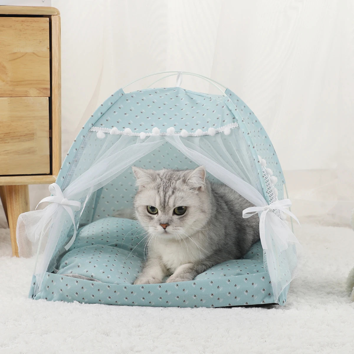 Luxury Pet Tent Bed for Cats - Cozy Winter Cushions and Accessories for Comfort and Style